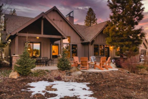 Klamath by AvantStay Gorgeous Mountain Home w Fire Pit Spa Lake Views